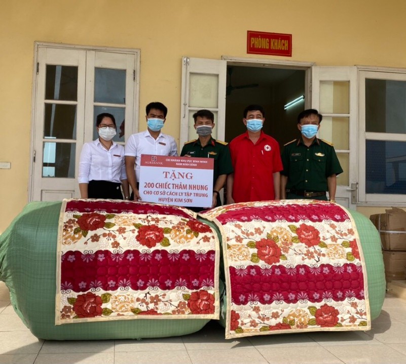 Agribank Chi nhánh Nam Ninh Bình đồng hành - chia sẻ - hỗ trợ người dân trong các cơ sở y tế cách ly tập trung do dịch Covid - 19