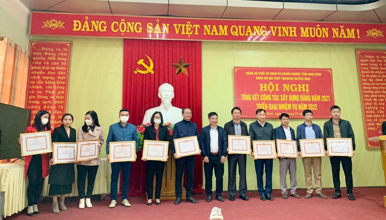 Đảng bộ Đài Phát thanh và Truyền hình Ninh Bình tổ chức Hội nghị tổng kết công tác xây dựng Đảng năm 2021, triển khai nhiệm vụ công tác xây dựng Đảng năm 2022