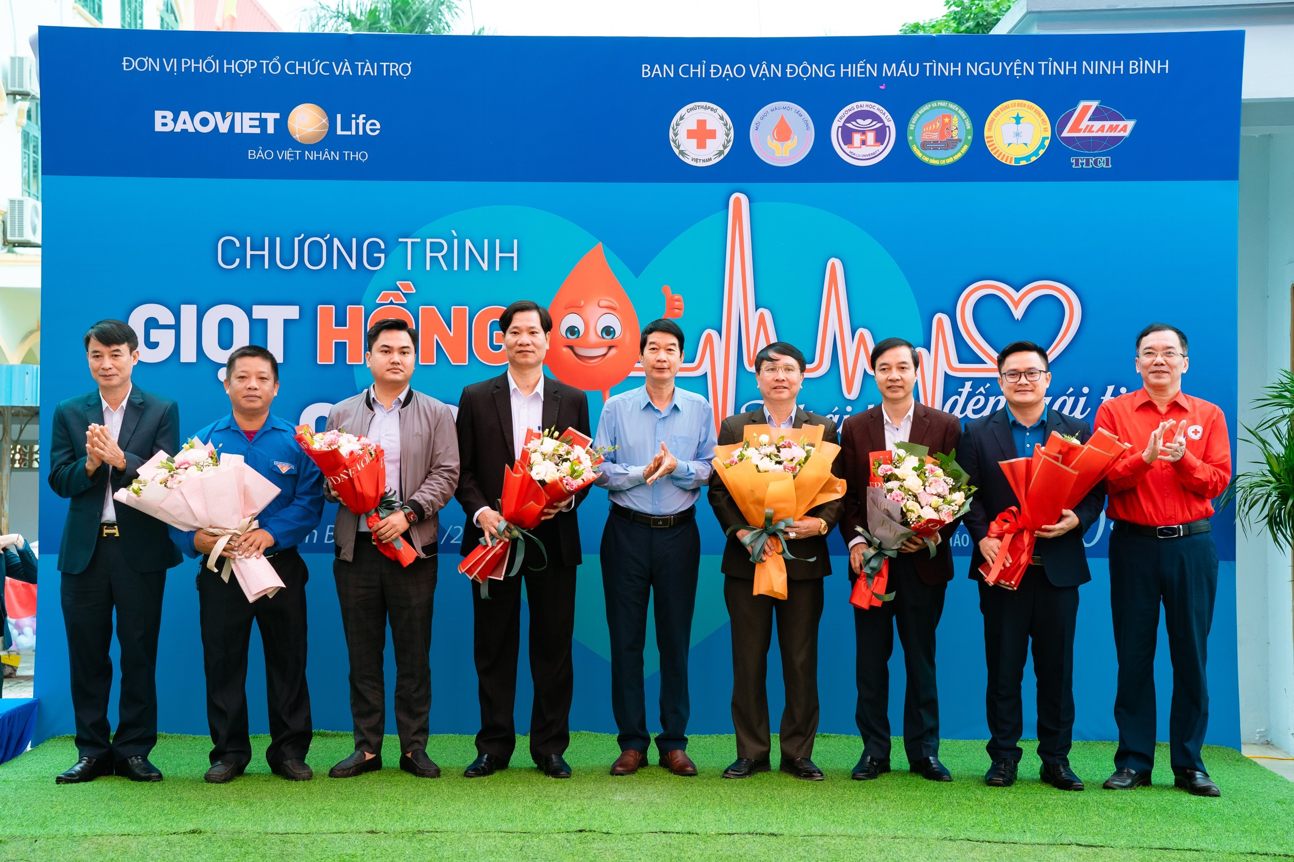 Bảo Việt nhân thọ Ninh Bình tổ chức chương trình HIến máu tình nguyện “Giọt hồng Cố Đô”