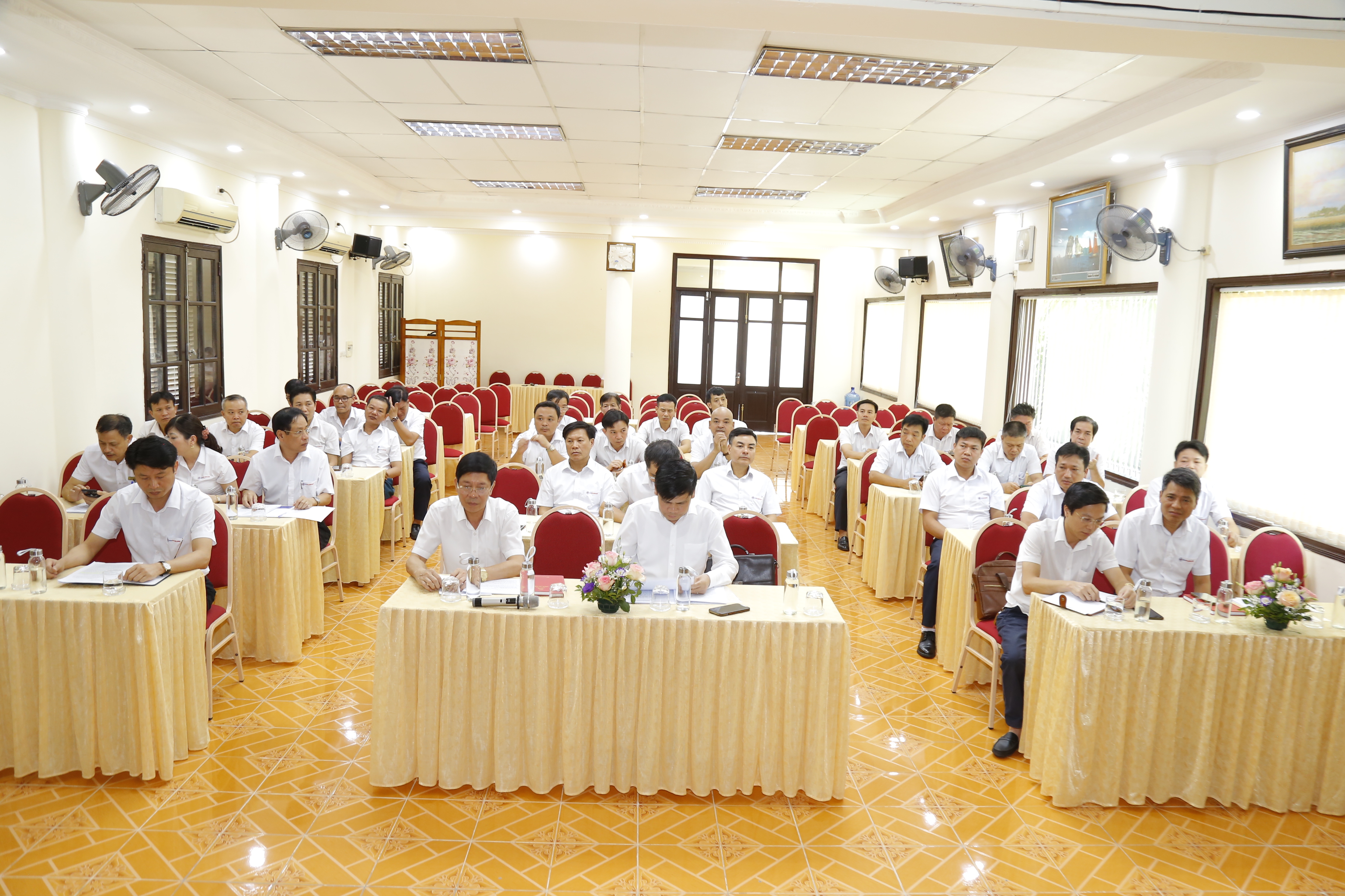 Đảng bộ Công ty cổ phần Nhiệt điện Ninh Bình sơ kết giữa nhiệm kỳ 2020-2025.