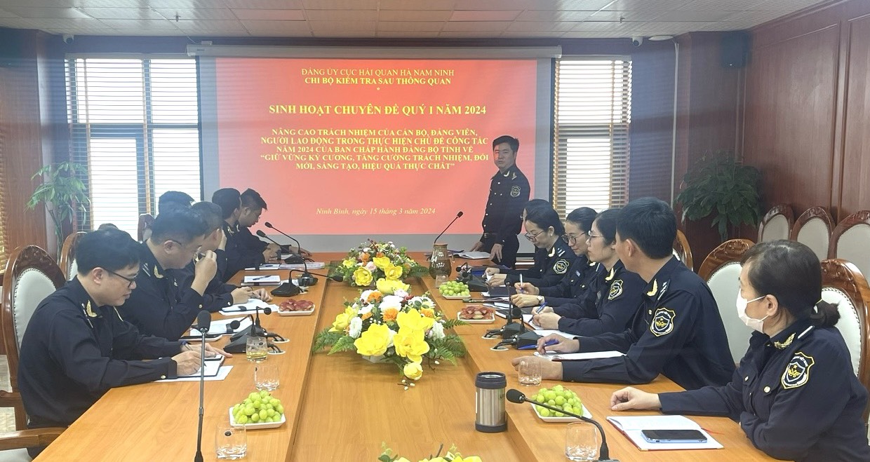 Chi bộ Chi cục Hải quan Ninh Bình tổ chức sinh hoạt chuyên đề thực hiện Chủ đề công tác năm 2024 của Tỉnh ủy