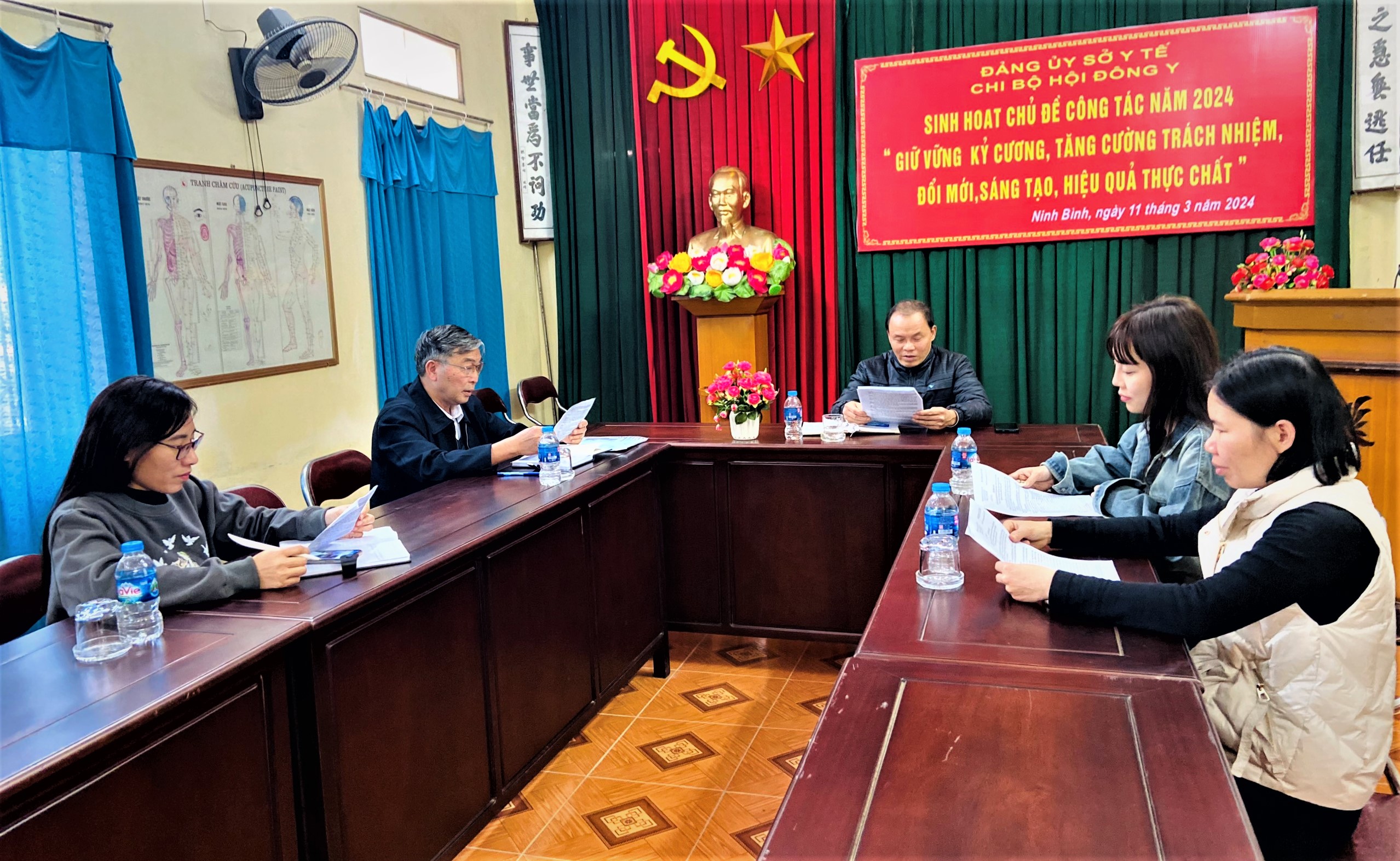 Chi bộ Hội Đông y tỉnh Ninh Bình tổ chức Hội nghị sinh hoạt chuyên đề Chủ đề công tác năm 2024