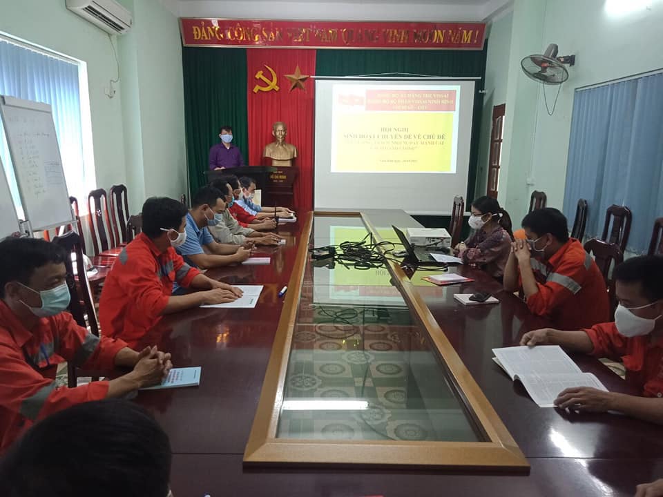 Chi bộ Hành Chính; Công Nghệ trực thuộc Đảng uỷ bộ phận Vissai Ninh Bình tổ chức sinh hoạt chuyên đề tháng 5